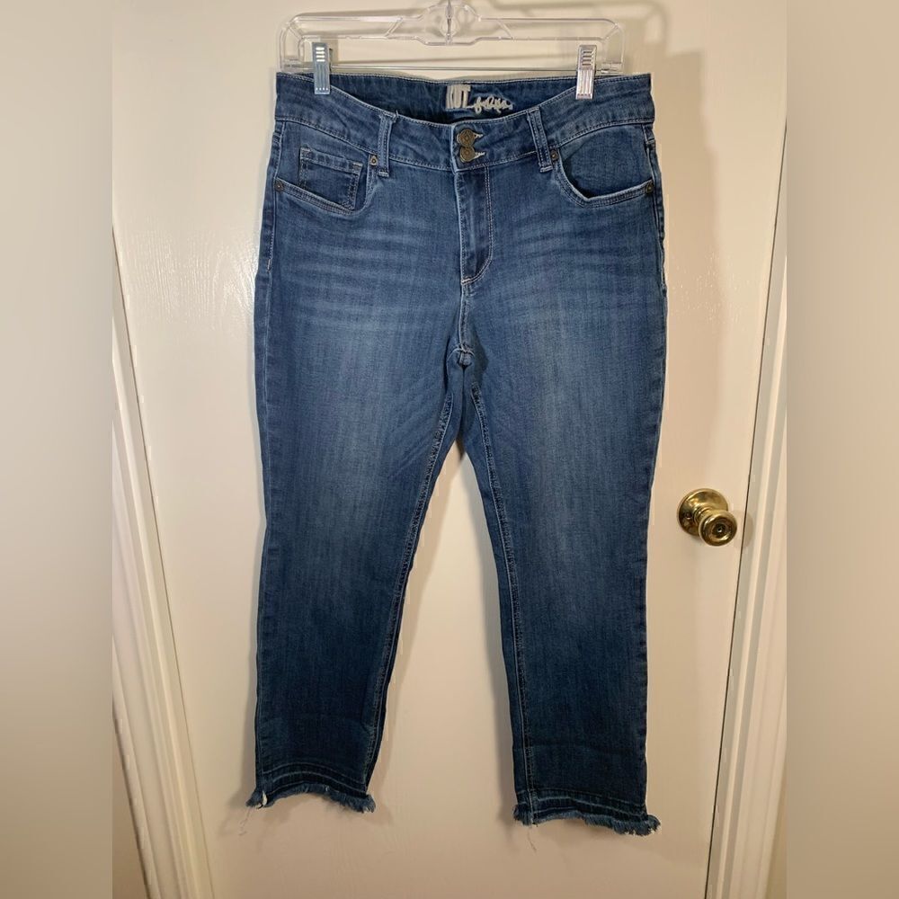 Kut from the Kloth EUC Catherine mid rise boyfriend jean frayed hen Size 10